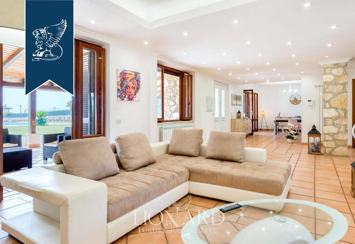 Image No.13-Villa de 9 chambres à vendre à San Felice Circeo