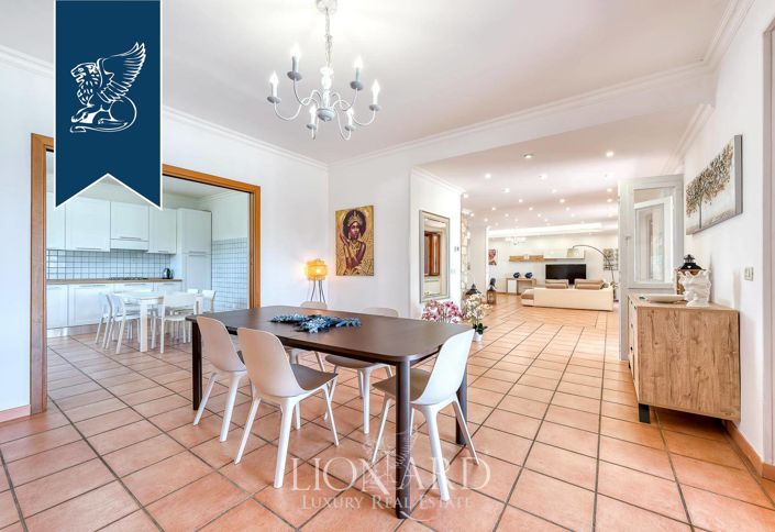 Image No.17-Villa de 9 chambres à vendre à San Felice Circeo