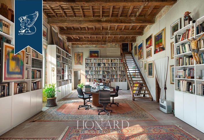 Image No.11-10 Bed Property for sale