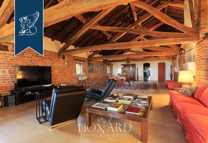 Image No.16-10 Bed Property for sale