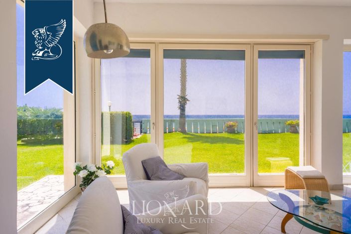 Image No.11-Villa de 6 chambres à vendre à Fondi