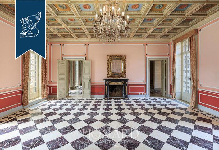 Image No.13-24 Bed Villa for sale