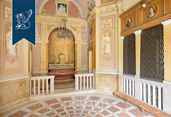 Image No.20-24 Bed Villa for sale