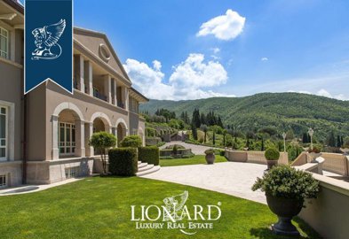 1 - Londa, Villa