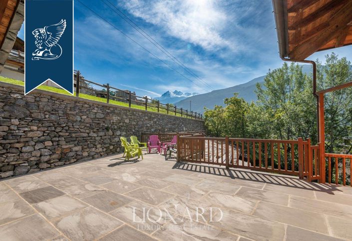 Image No.10-16 Bed Farmhouse for sale