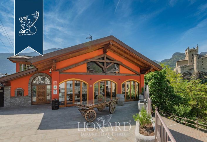 Image No.2-16 Bed Farmhouse for sale