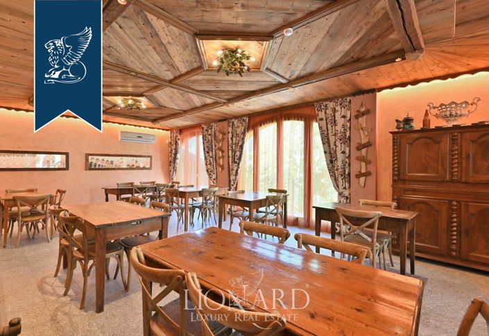 Image No.20-16 Bed Farmhouse for sale