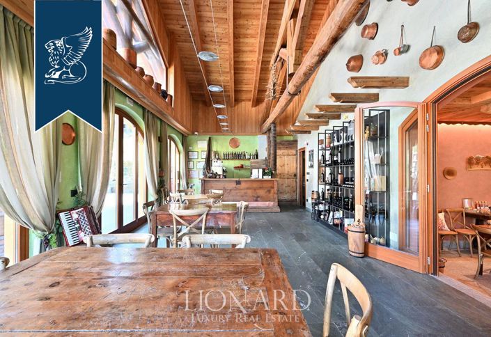 Image No.21-16 Bed Farmhouse for sale