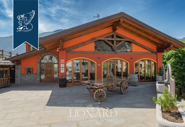 Image No.3-16 Bed Farmhouse for sale