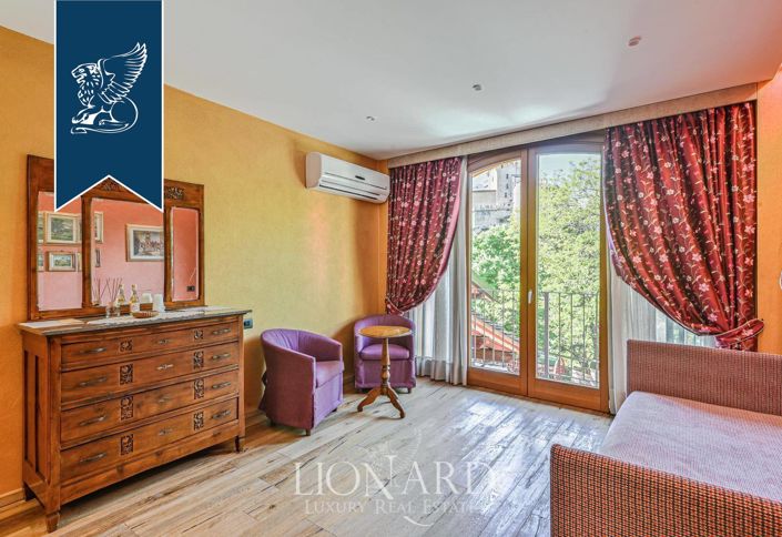 Image No.34-16 Bed Farmhouse for sale