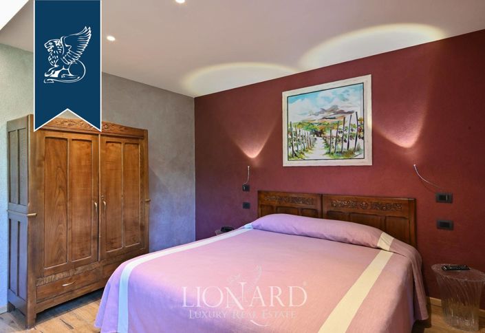 Image No.38-16 Bed Farmhouse for sale