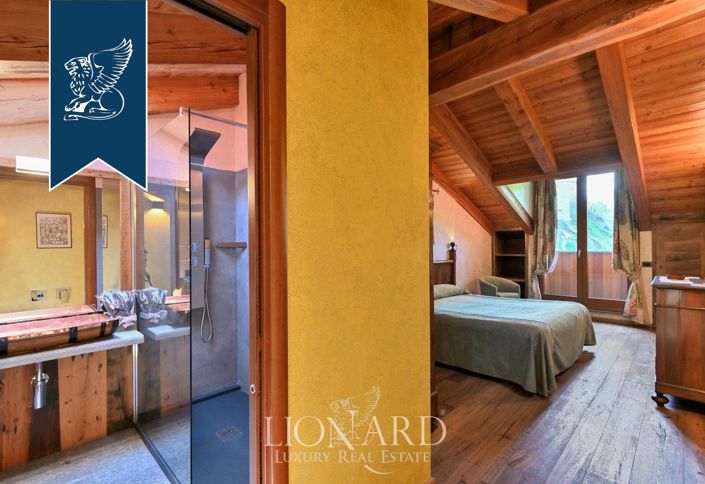 Image No.41-16 Bed Farmhouse for sale