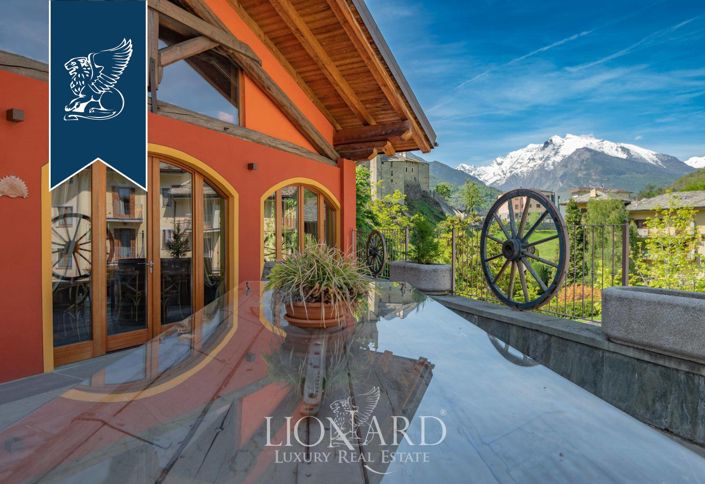 Image No.5-16 Bed Farmhouse for sale