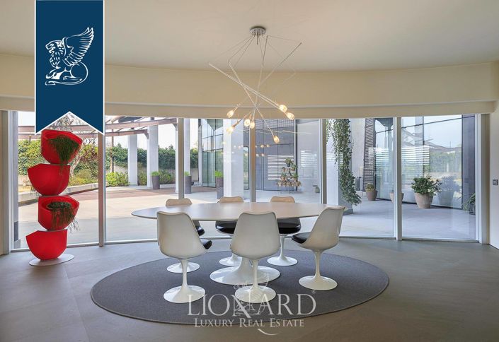 Image No.13-8 Bed Villa for sale