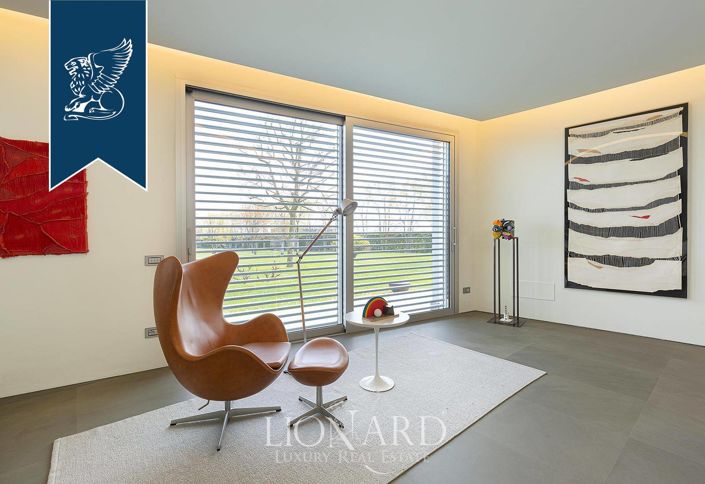 Image No.31-8 Bed Villa for sale