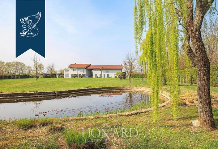 Image No.45-8 Bed Villa for sale