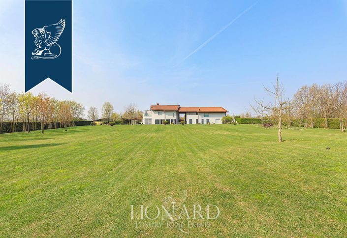 Image No.47-8 Bed Villa for sale