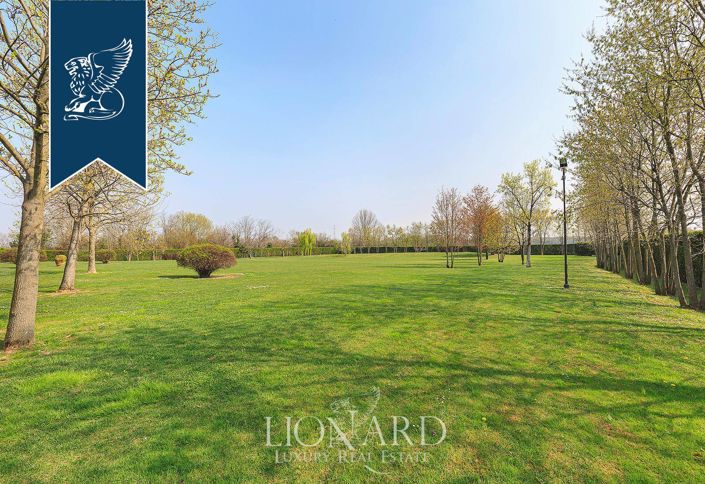 Image No.49-8 Bed Villa for sale