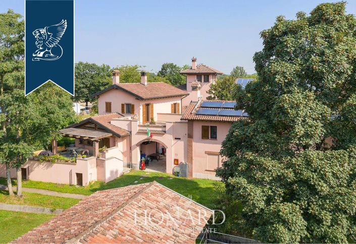 Image No.4-4 Bed Farmhouse for sale