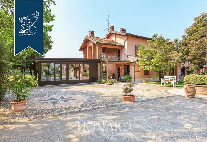 Image No.7-4 Bed Farmhouse for sale