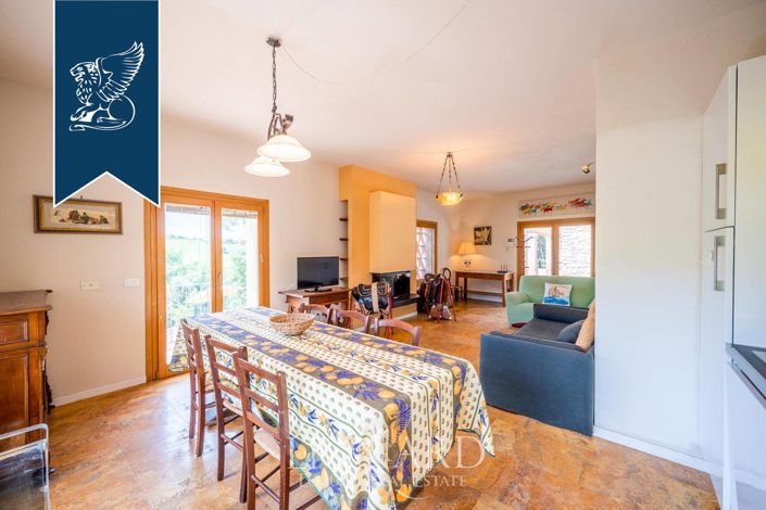 Image No.19-9 Bed Farmhouse for sale