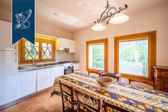 Image No.20-9 Bed Farmhouse for sale