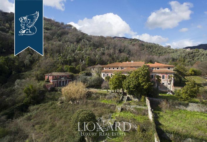 Image No.10-30 Bed Villa for sale