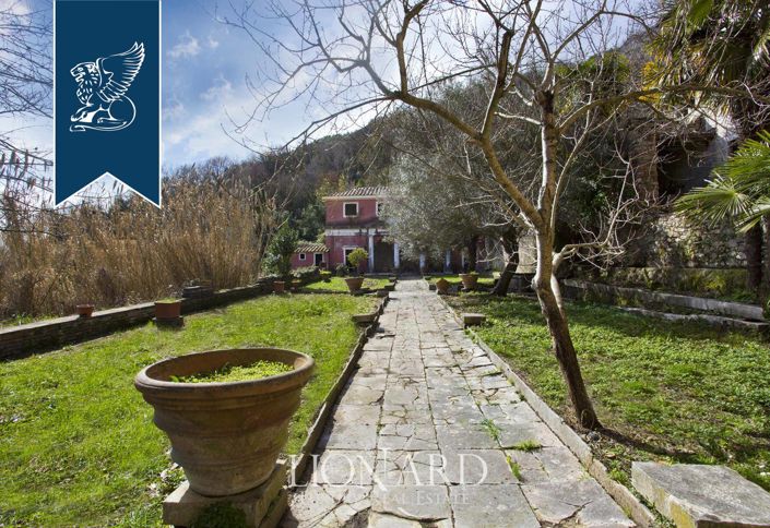 Image No.11-30 Bed Villa for sale