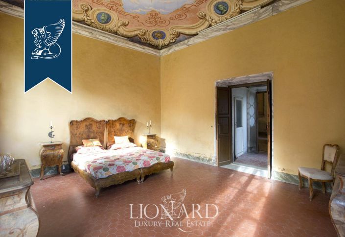 Image No.28-30 Bed Villa for sale