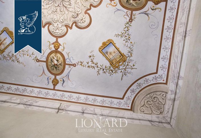 Image No.41-30 Bed Villa for sale