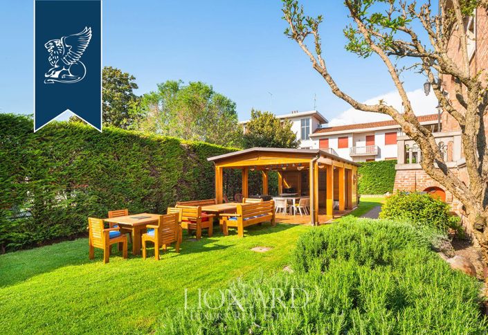 Image No.10-7 Bed Villa for sale