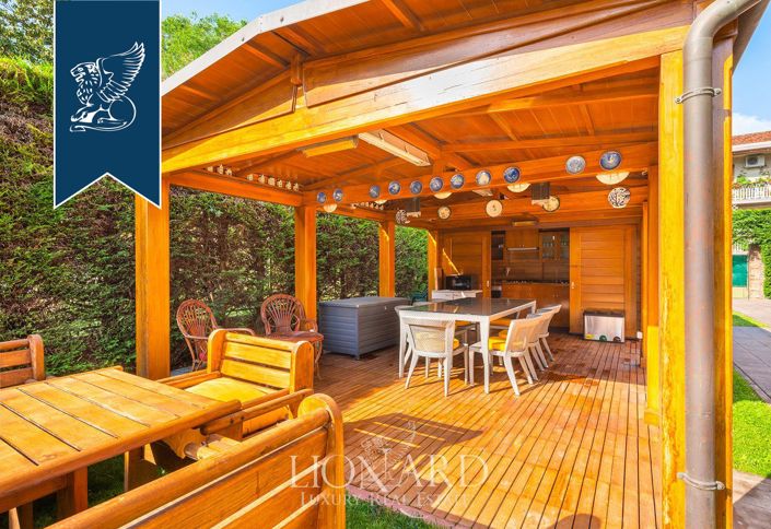 Image No.12-7 Bed Villa for sale