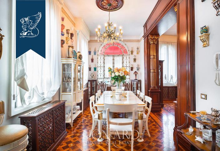 Image No.34-7 Bed Villa for sale