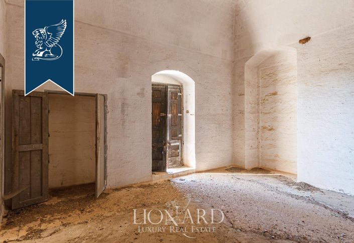 Image No.20-12 Bed Country House for sale