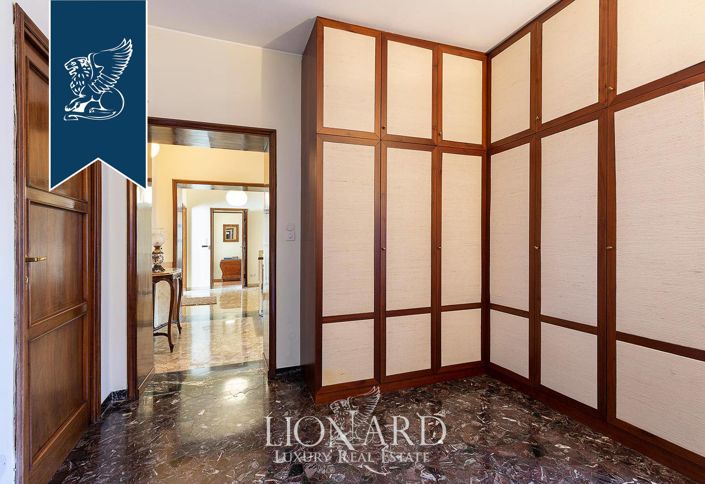 Image No.31-8 Bed Villa for sale