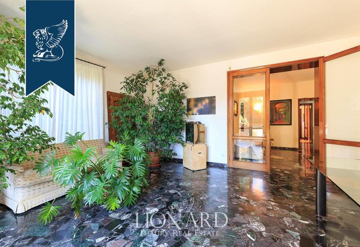 Image No.42-8 Bed Villa for sale