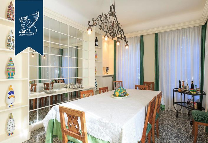 Image No.45-8 Bed Villa for sale