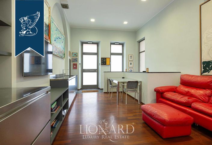 Image No.11-4 Bed Flat for sale