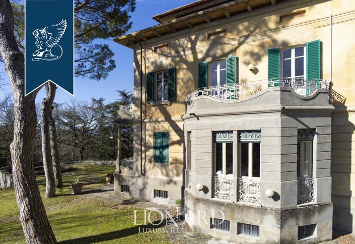 Image No.11-8 Bed Villa for sale