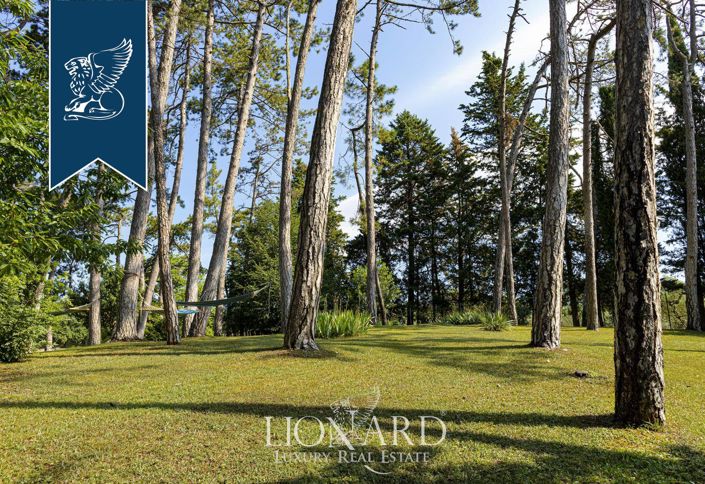 Image No.20-8 Bed Villa for sale