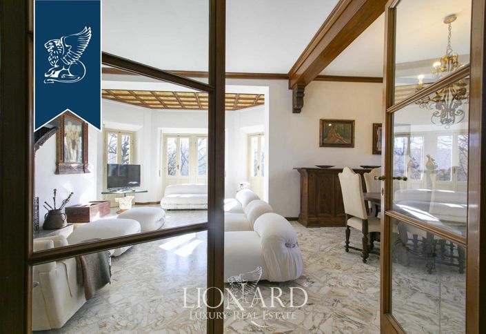 Image No.32-8 Bed Villa for sale