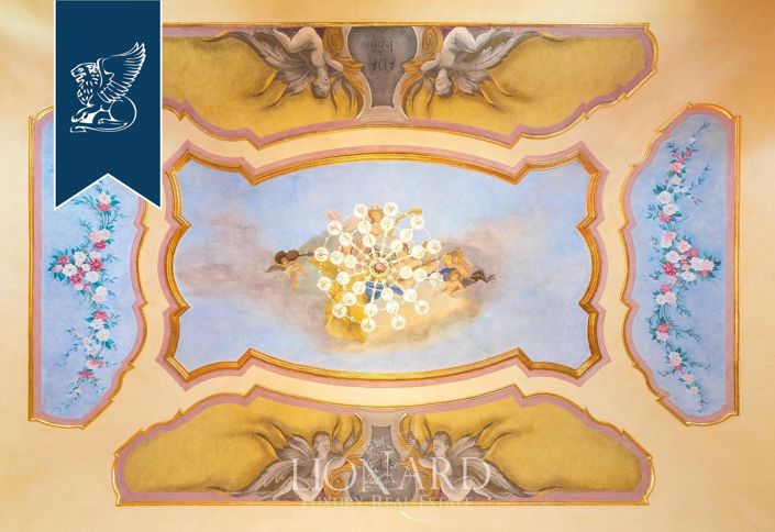 Image No.19-9 Bed Villa for sale