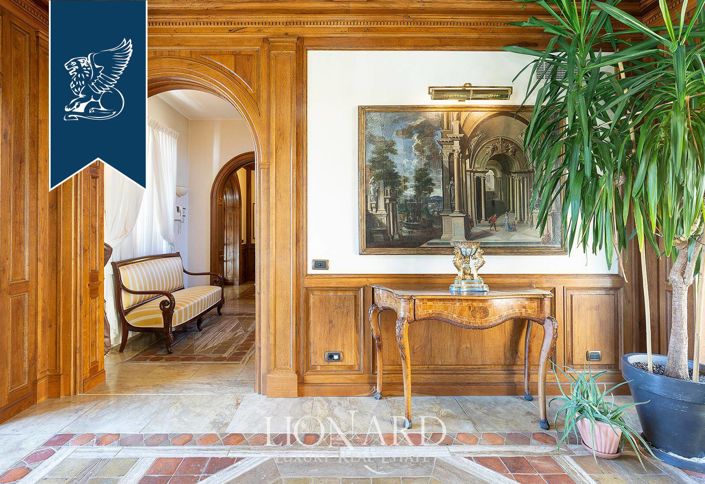 Image No.28-8 Bed Villa for sale