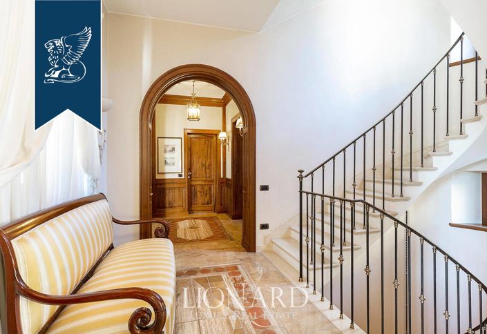 Image No.29-8 Bed Villa for sale