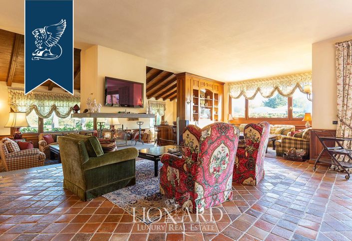 Image No.48-8 Bed Villa for sale