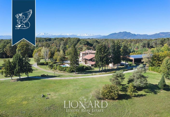 Image No.70-8 Bed Villa for sale