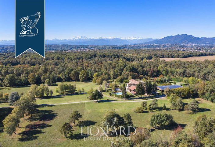 Image No.71-8 Bed Villa for sale