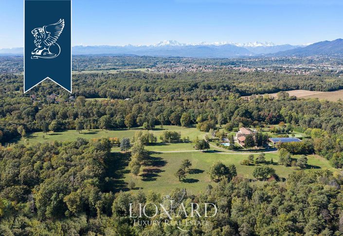 Image No.72-8 Bed Villa for sale