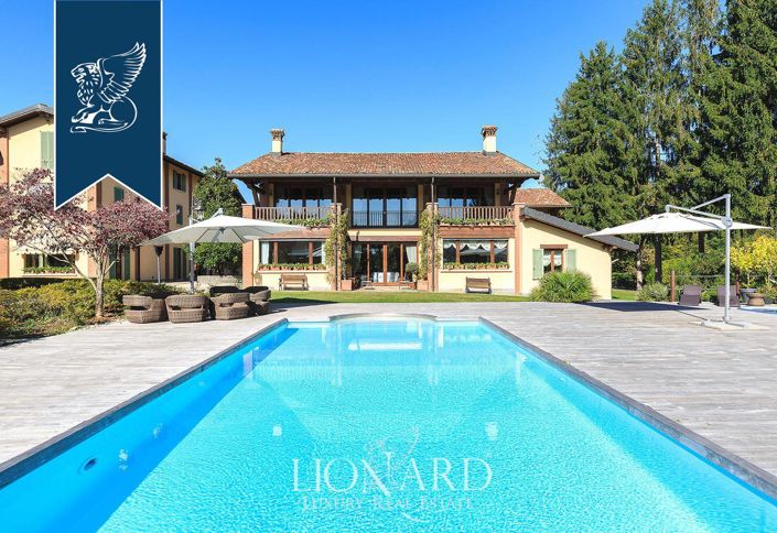 Image No.9-8 Bed Villa for sale