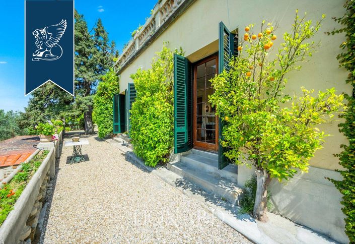 Image No.10-7 Bed Villa for sale